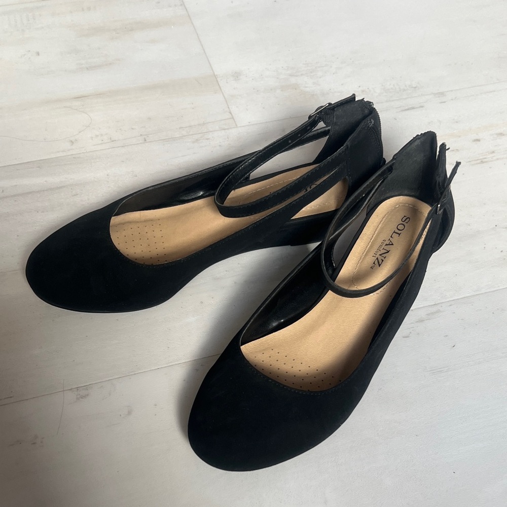Chic Black Flats by